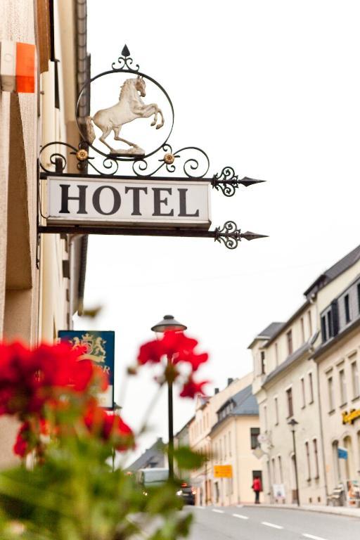 Hotel Weisses Ross Marienberg Buitenkant foto