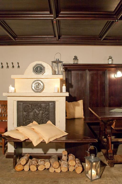 Hotel Weisses Ross Marienberg Buitenkant foto
