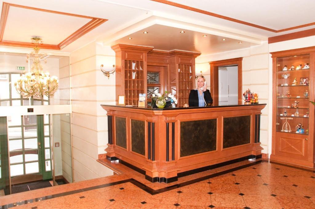 Hotel Weisses Ross Marienberg Buitenkant foto
